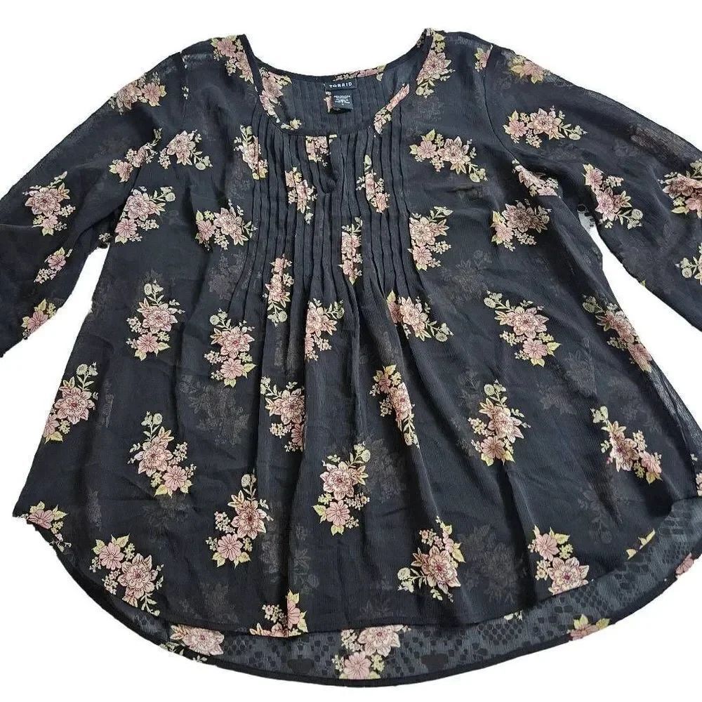 Torrid floral top for women